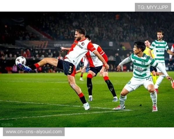 马竞vs埃因霍温雨战,球员屡次滑倒,裁判多次中断比赛 马竞vs埃因霍温雨战,球员屡次滑倒,裁判多次中断比赛